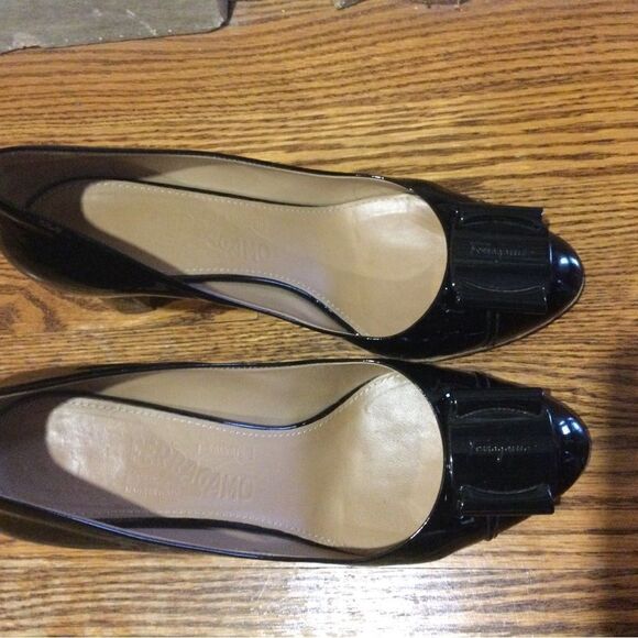 SALVATORE FERRAGAMO Black Patent Leather Pumps Closed Toe Block Heels - Picture 10 of 13